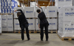 Taukojumppaa tehtaalla