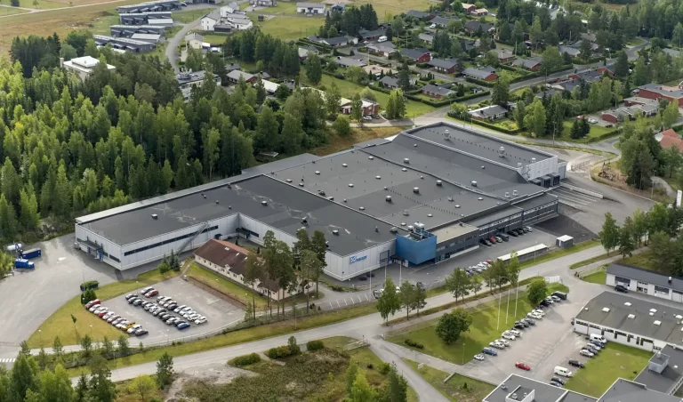 Ilmakuva Valloxin tehtaasta
